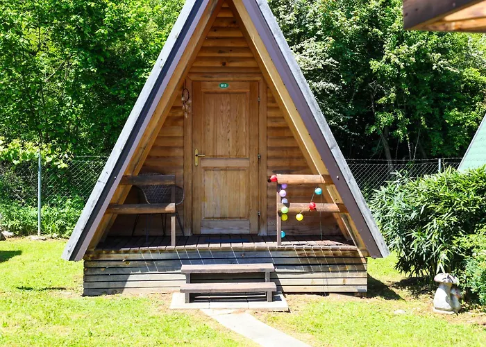 Rooms & Glamping Lana Haus